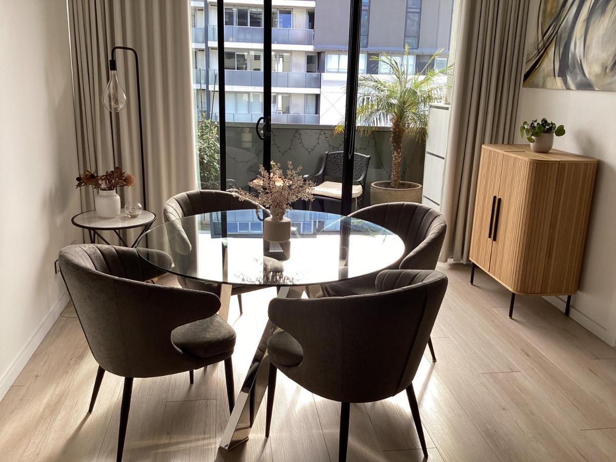 In The Heart Of Port Melbourne Exterior foto