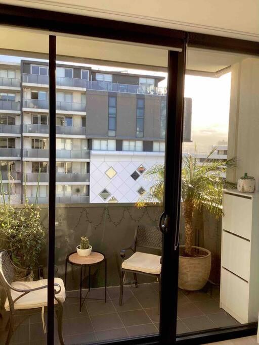 In The Heart Of Port Melbourne Exterior foto