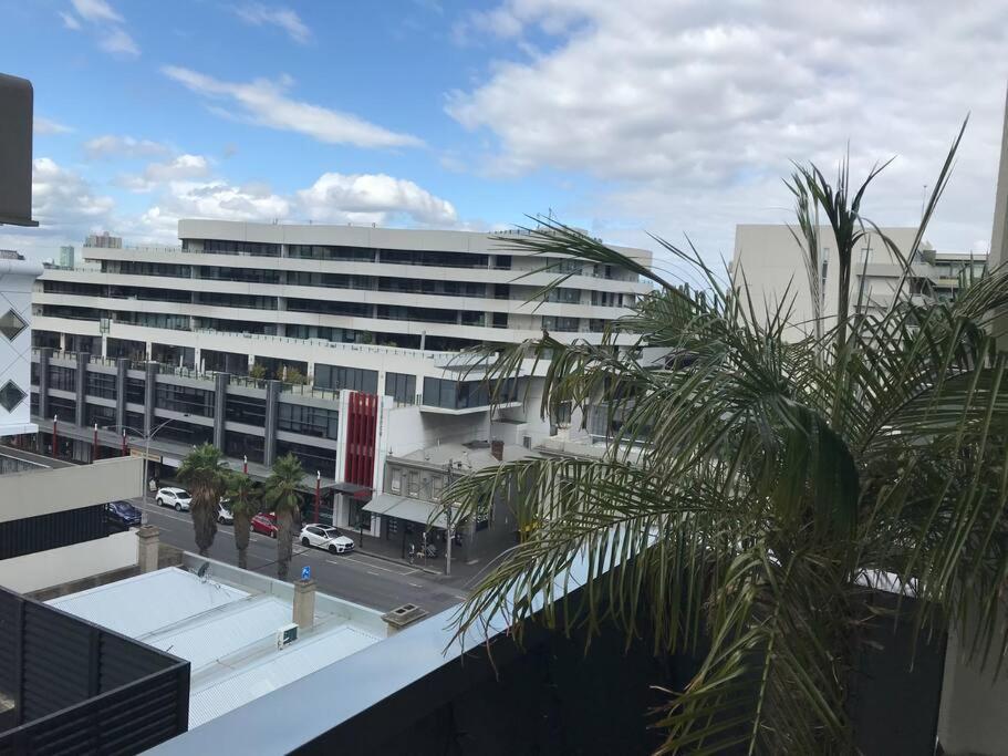 In The Heart Of Port Melbourne Exterior foto