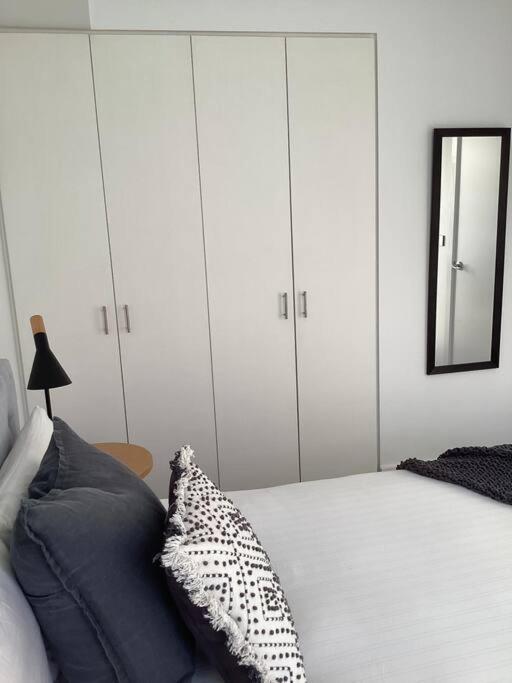 In The Heart Of Port Melbourne Exterior foto
