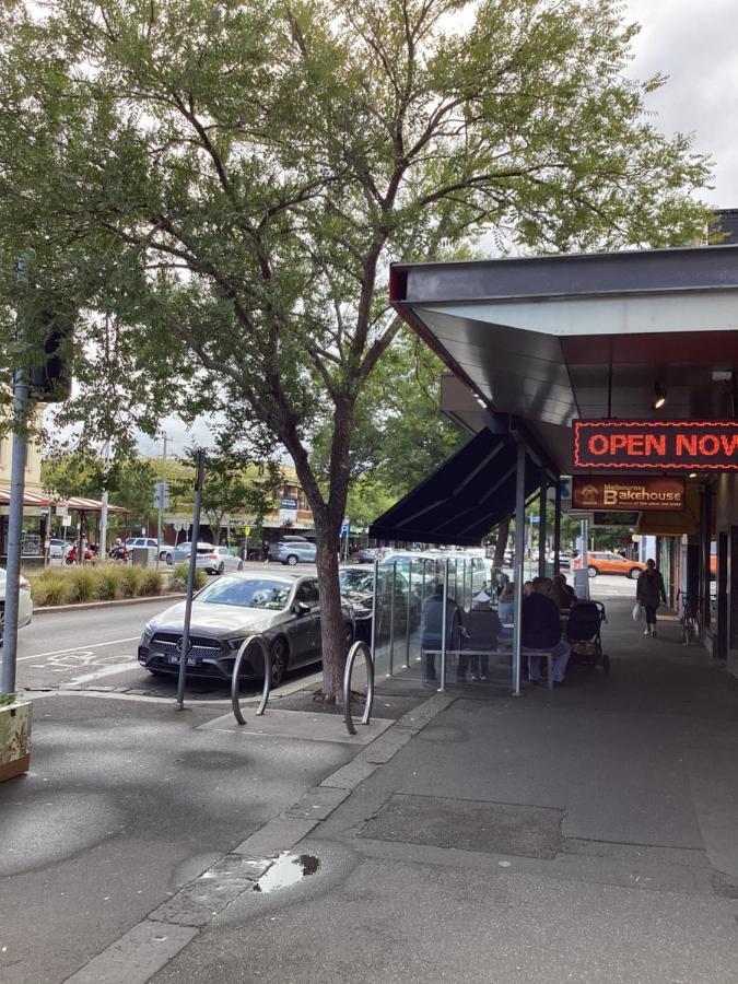 In The Heart Of Port Melbourne Exterior foto