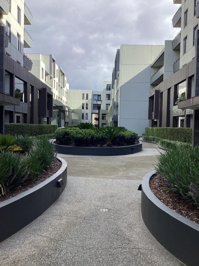 In The Heart Of Port Melbourne Exterior foto